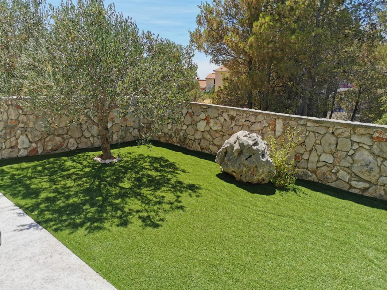 Olive Tree Apartment Zecevo Рогозница Екстериор снимка