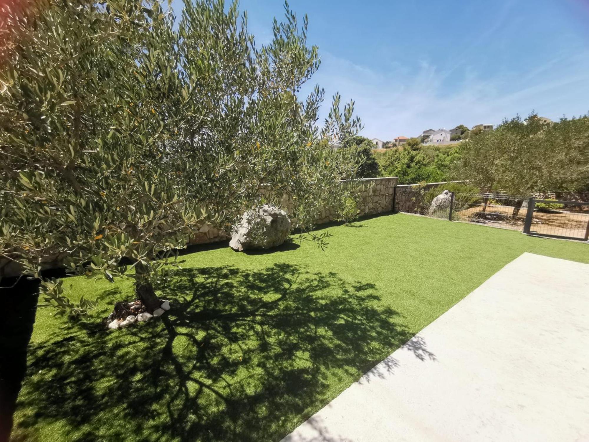 Olive Tree Apartment Zecevo Рогозница Екстериор снимка